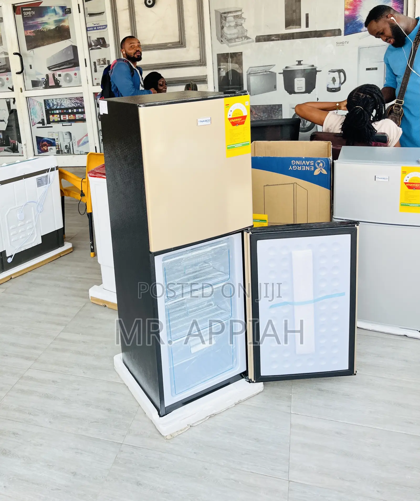 Quality Yet Affordable Nasco D2-18fl Gold Refrigerator.