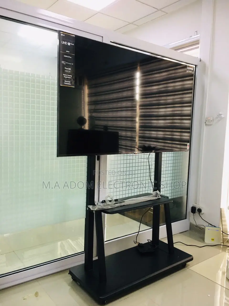 Heavy Duty TV Stand W/ Wheels 70"-100"