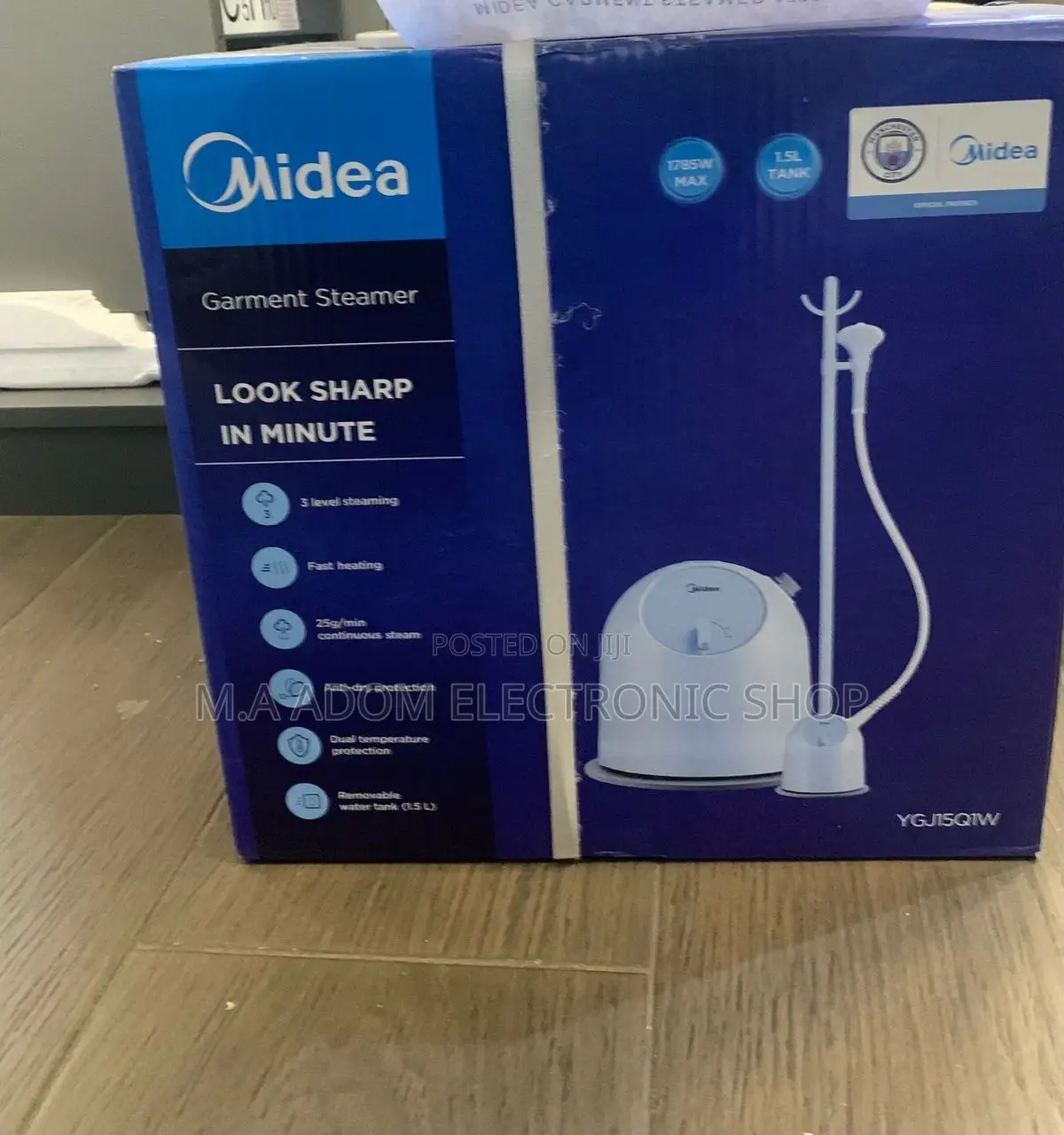 Midea Garment Steamer - Freshen Up Your Clothes!
