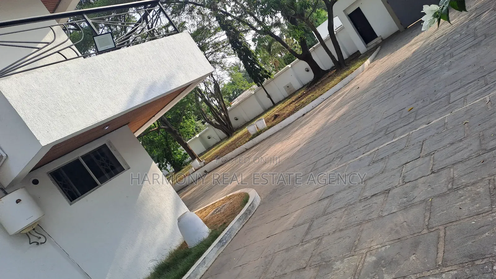 4bdrm House in Dzorwulu for rent