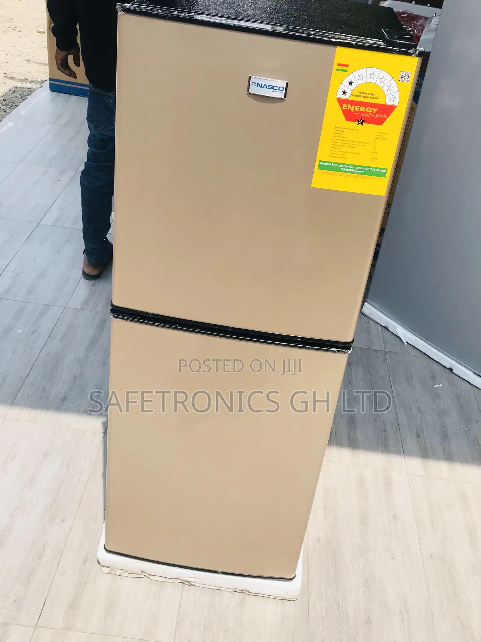 New Design Gold 136 Liters Doubledoor Bottom Mount Fridge