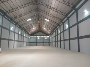 Warehouse 1,070sqm at Kaase Industrial Area Kumasi.