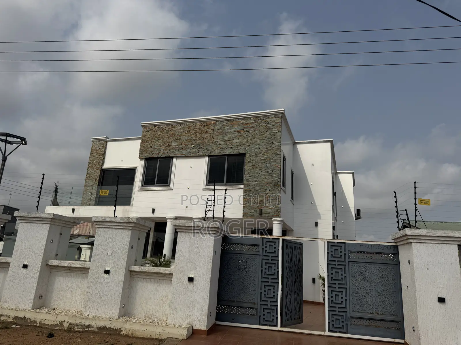 4bdrm Mansion in Amasaman for sale