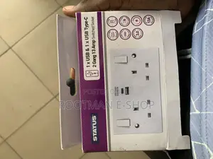 STATUS Usb a and Usb C Wall Plug Fitting