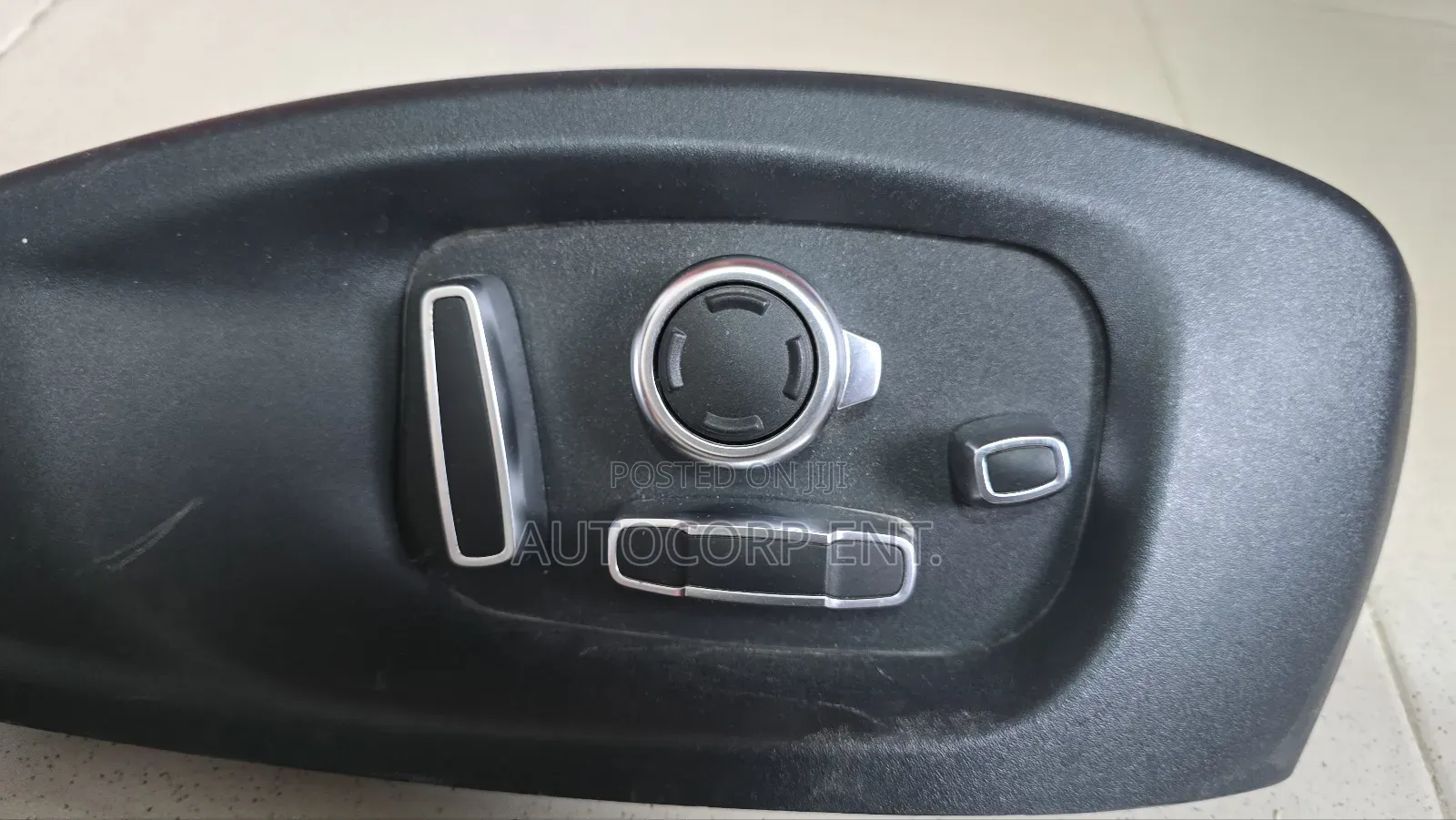Land Rover / Jaguar Seat Adjustment Control Switch