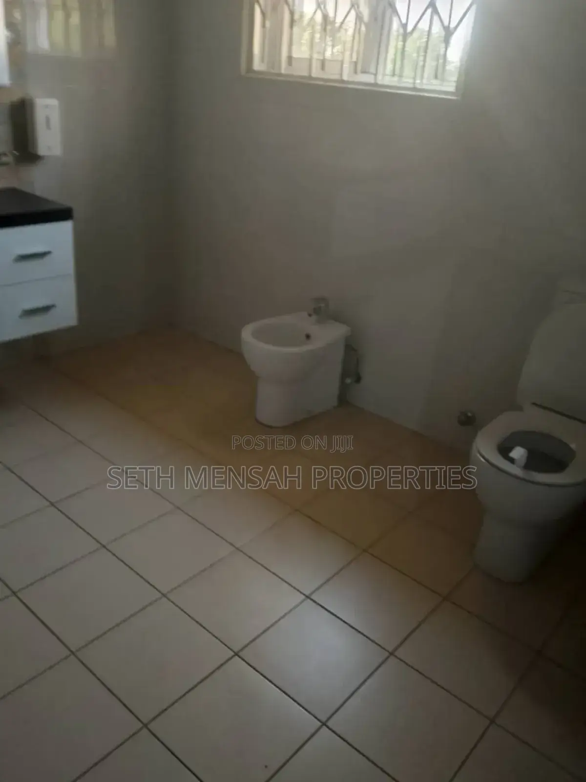 5bdrm Townhouse / Terrace in Skm Properties, Cantonments for rent
