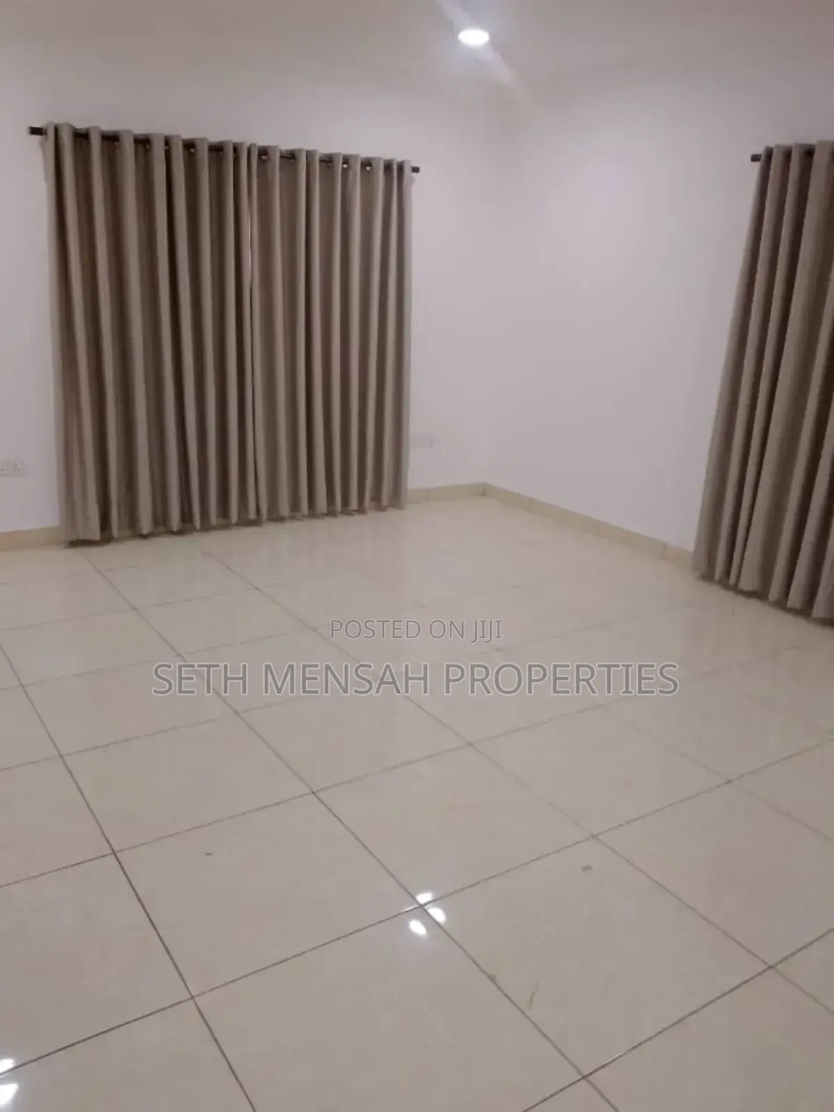 5bdrm Townhouse / Terrace in Skm Properties, Cantonments for rent