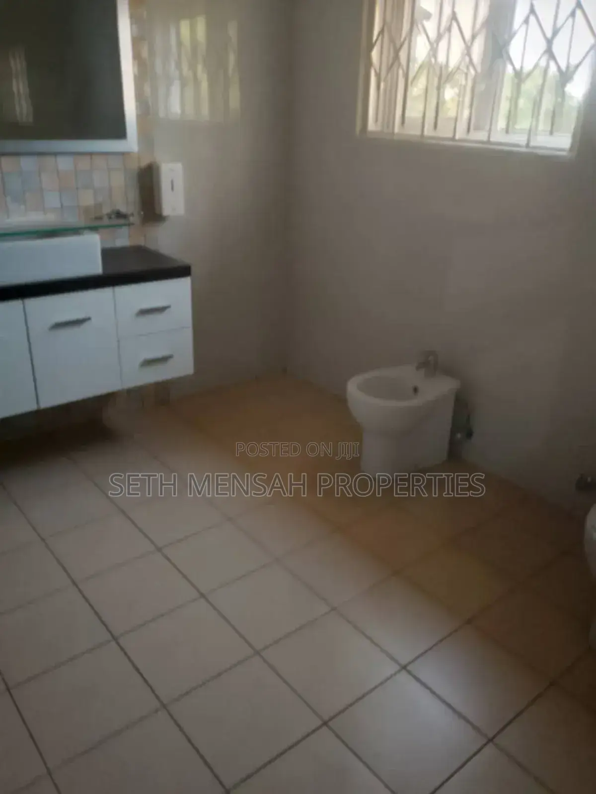 5bdrm Townhouse / Terrace in Skm Properties, Cantonments for rent