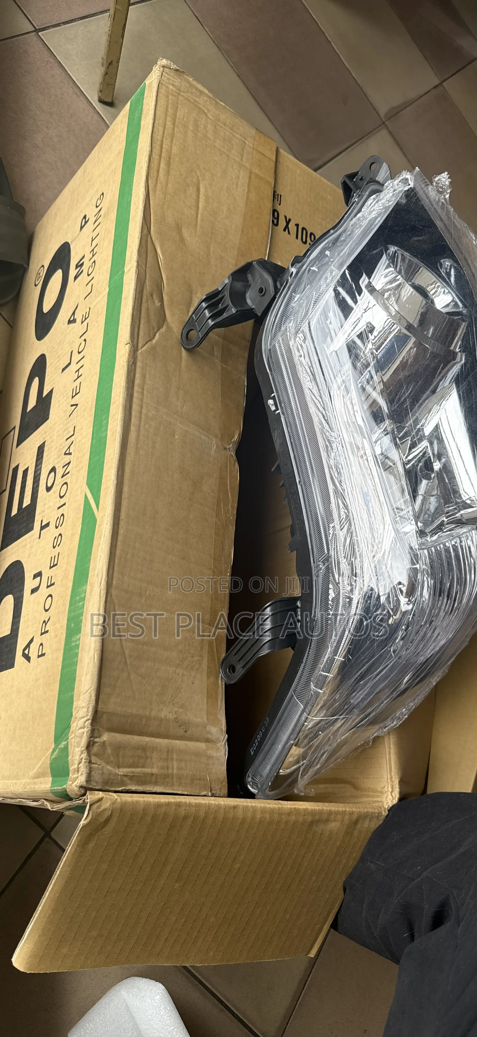 Toyota Fortuner 2012 DEPO Headlight