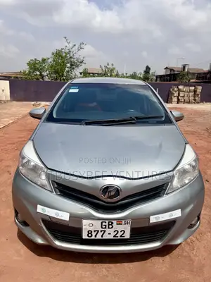 Photo - Toyota Vitz 1.3 FWD 5dr 2012 Silver