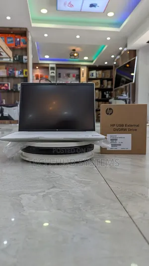 New Laptop HP EliteBook 640 G11 16GB AMD Ryzen 5 SSD 1T