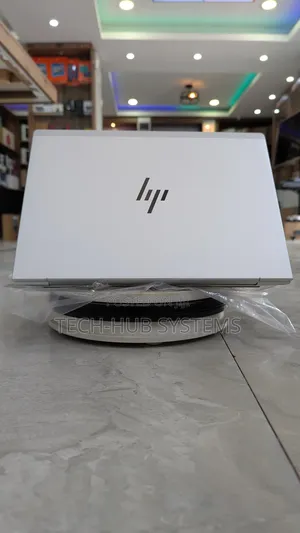 New Laptop HP EliteBook 640 G11 16GB AMD Ryzen 5 SSD 1T