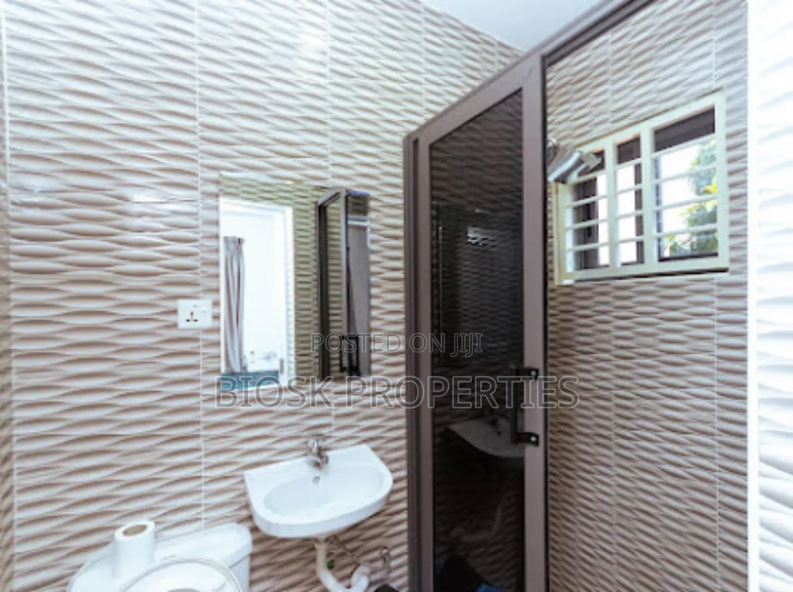 Furnished 3bdrm Duplex in Biosk Properties, Adenta for rent