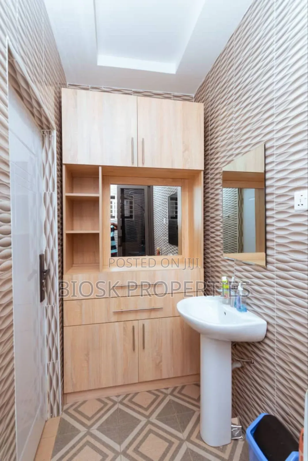 Furnished 3bdrm Duplex in Biosk Properties, Adenta for rent