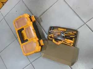 32pcs Handtoolset With Tools Box