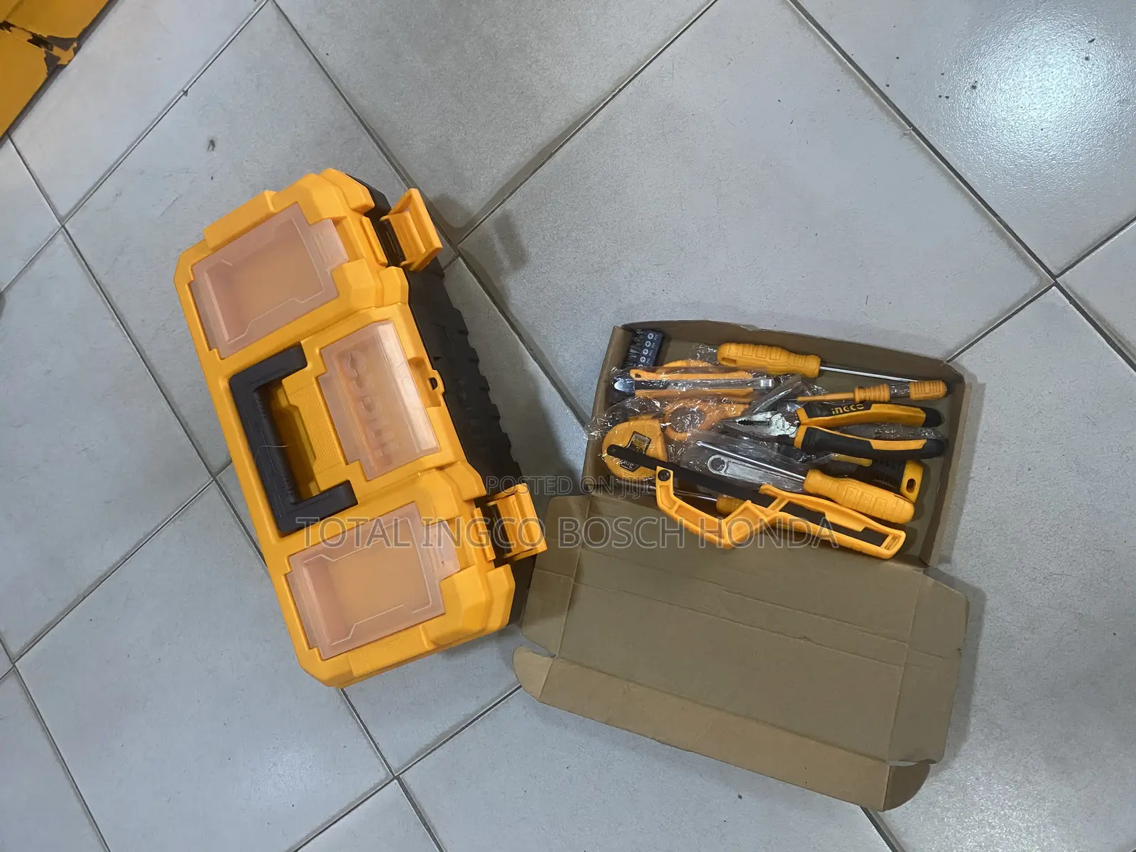32pcs Handtoolset With Tools Box