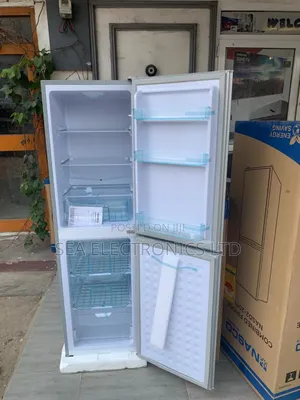 Double Door Bottom Freezer Refrigerator 196LTR Attractive 