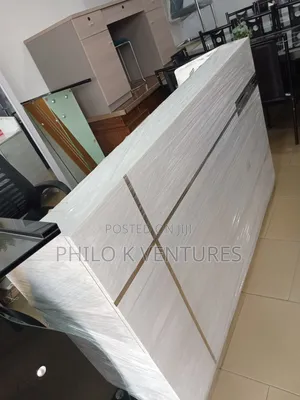 White Choured Executive Front Desk