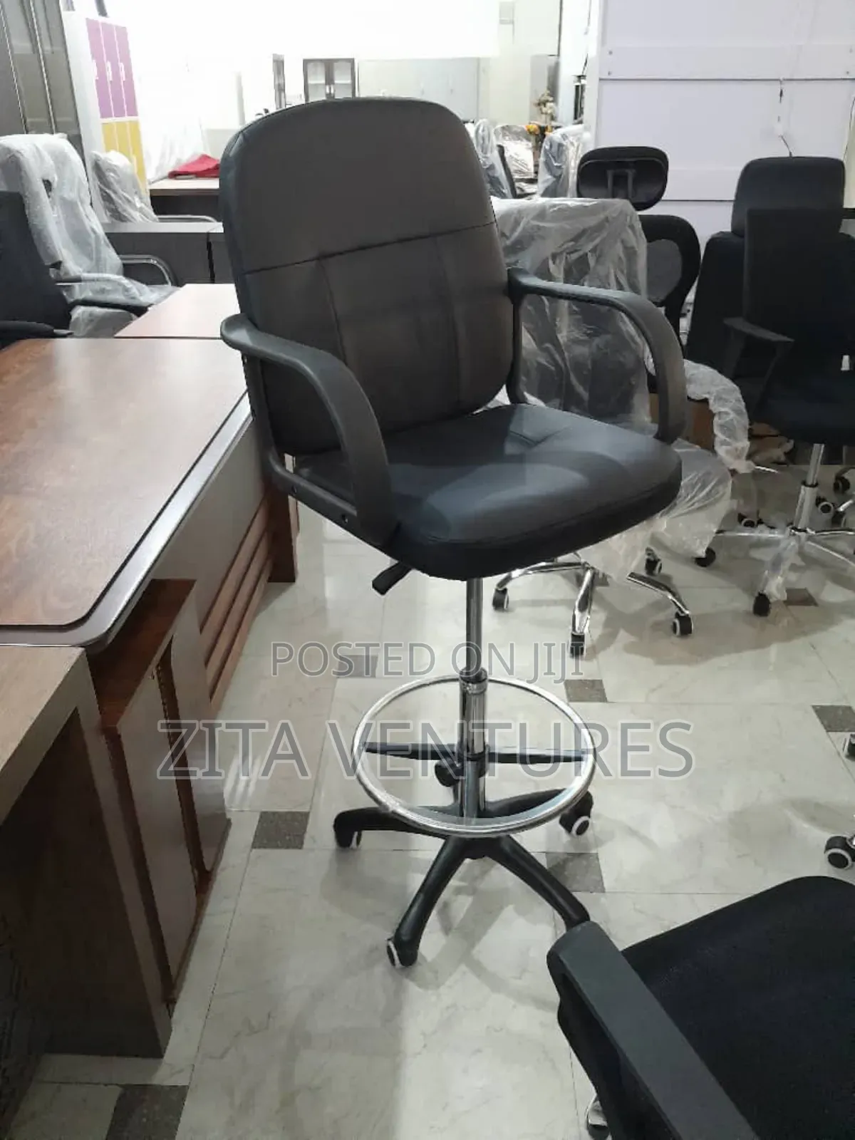 Info. Booth Counter Chair