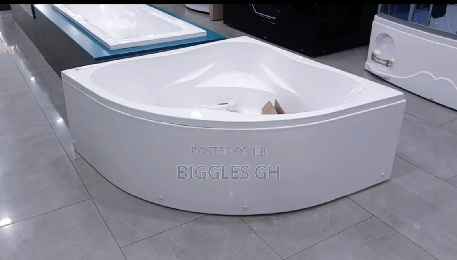 Bathtub With Panel- Corner Bathtub