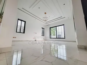 4bdrm Duplex in Lakeside for sale
