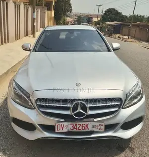 Photo - Mercedes-Benz C300 2016 Gray