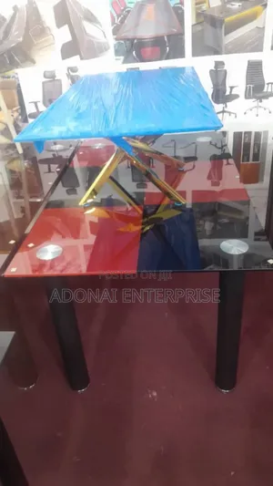 Gorgeous Glass Center Table CGR6