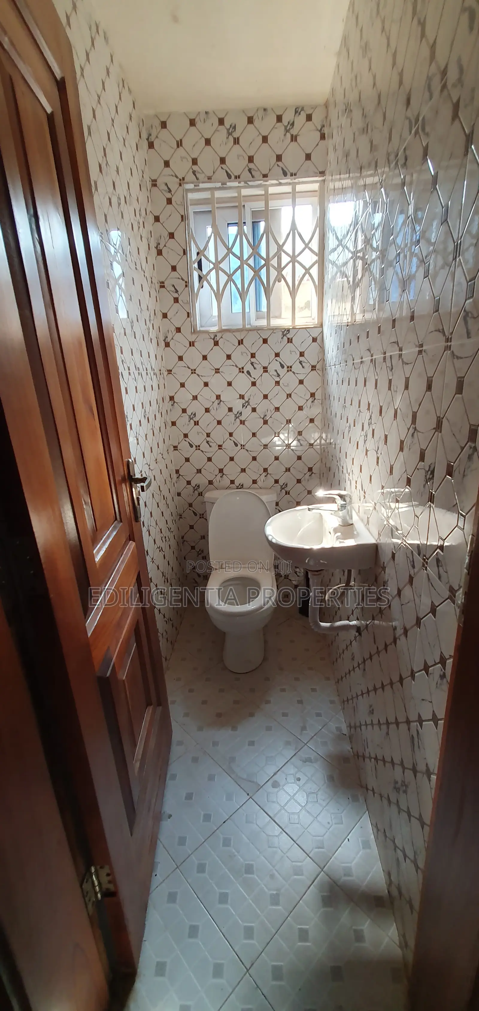 Furnished 3bdrm Apartment in Sakumono for rent