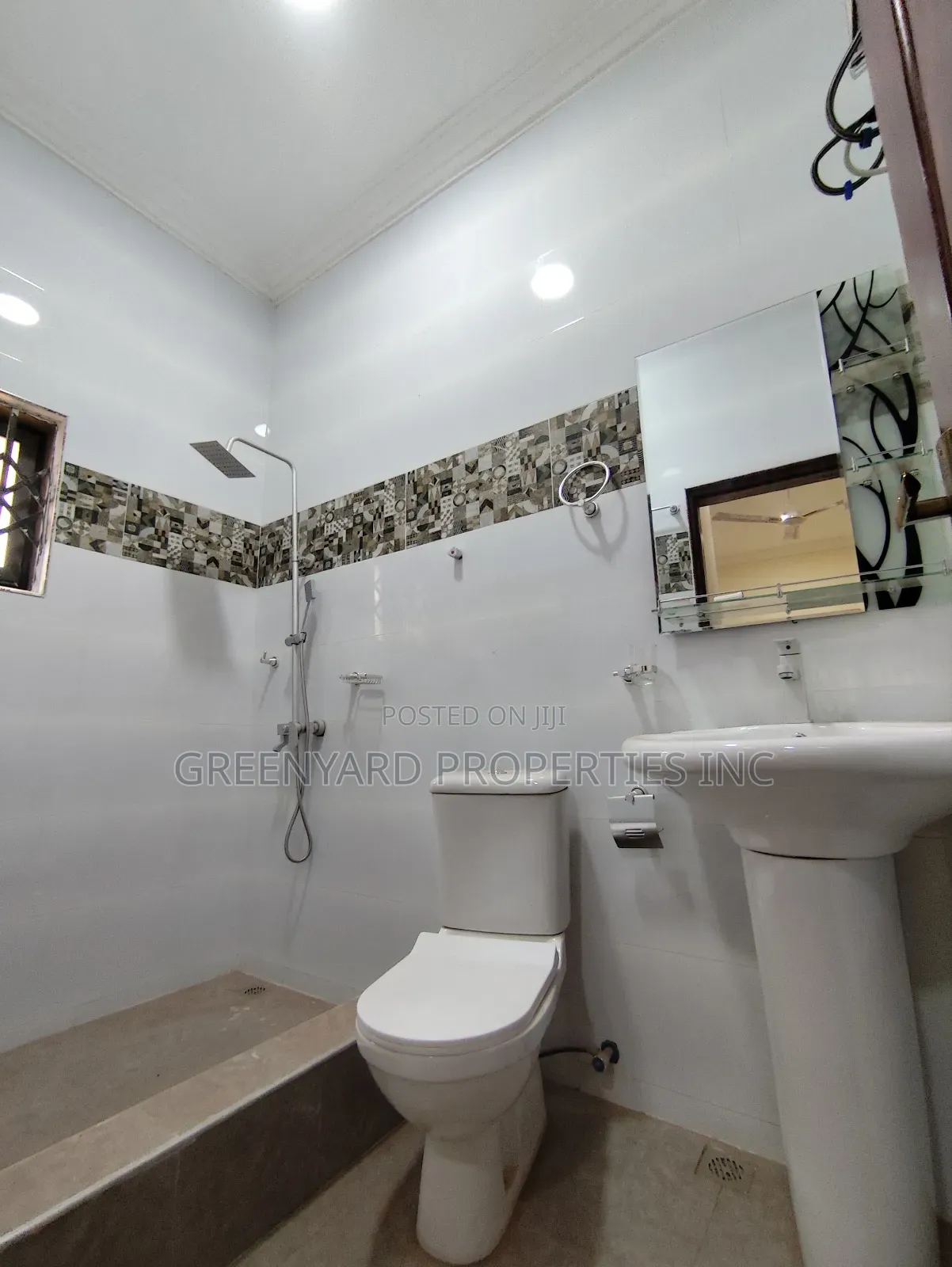 3bdrm Apartment in Mangos, East Legon for rent