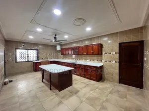 4bdrm House in Adjiriganor for rent