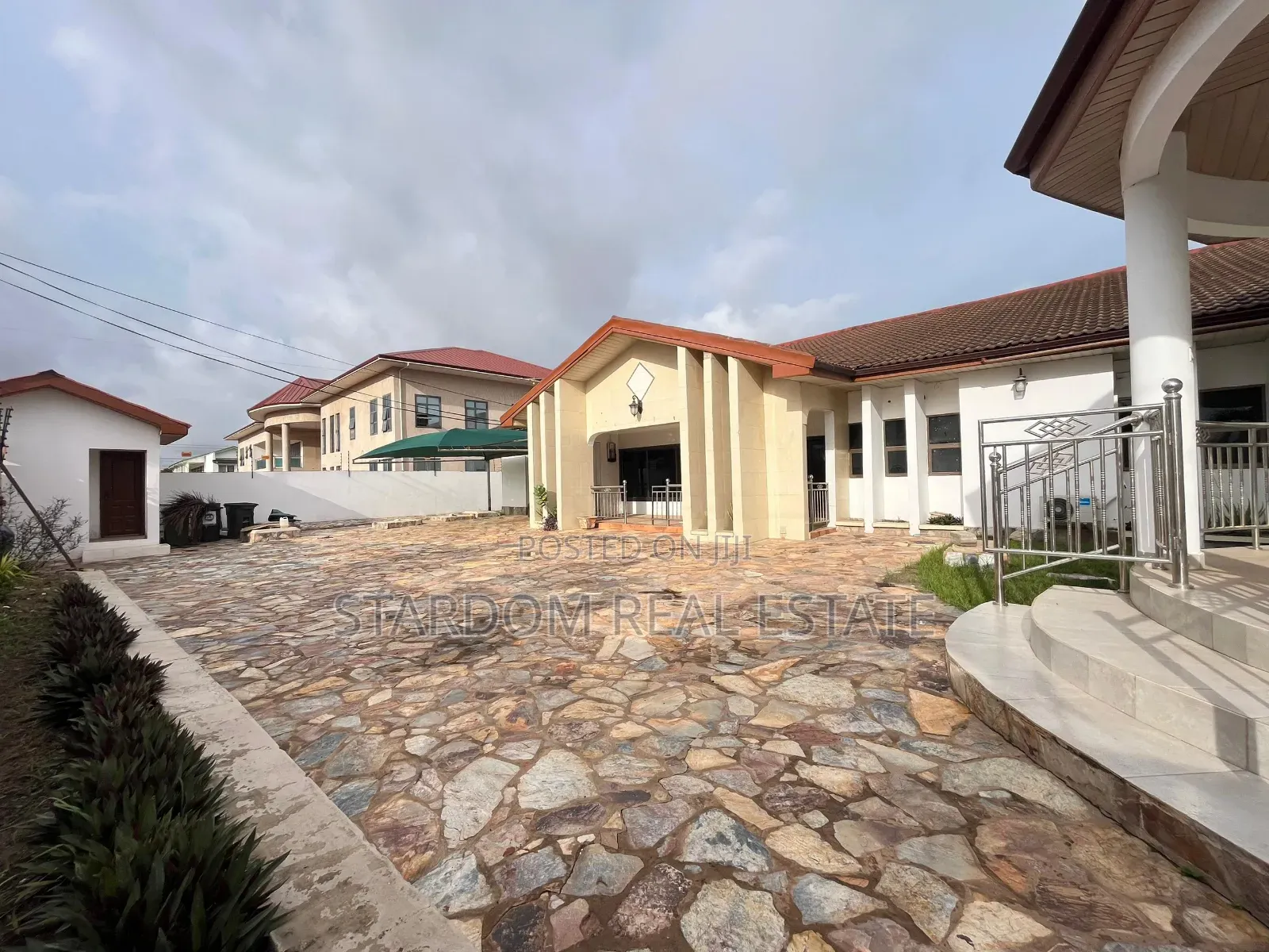 4bdrm House in Adjiriganor for rent