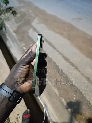 New Apple iPhone 13 128 GB Green