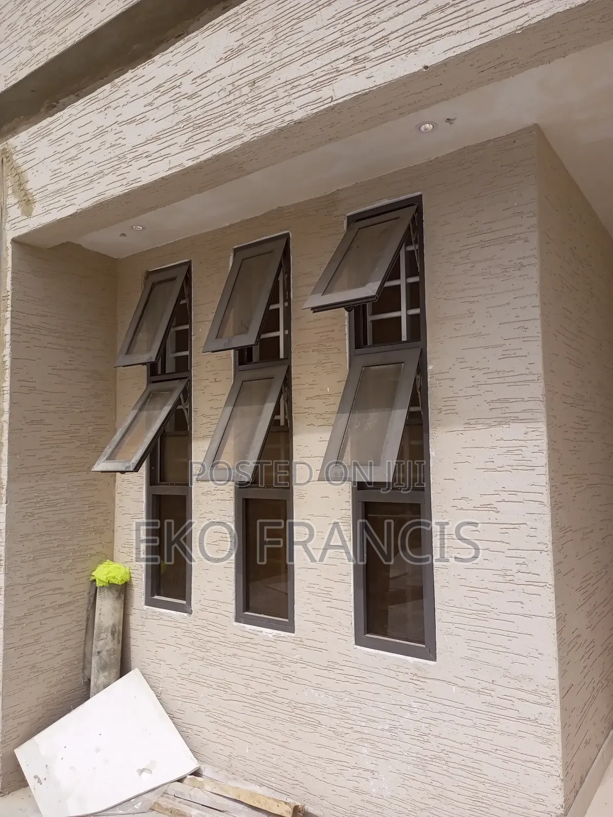 Aluminium PROJECTED Windows