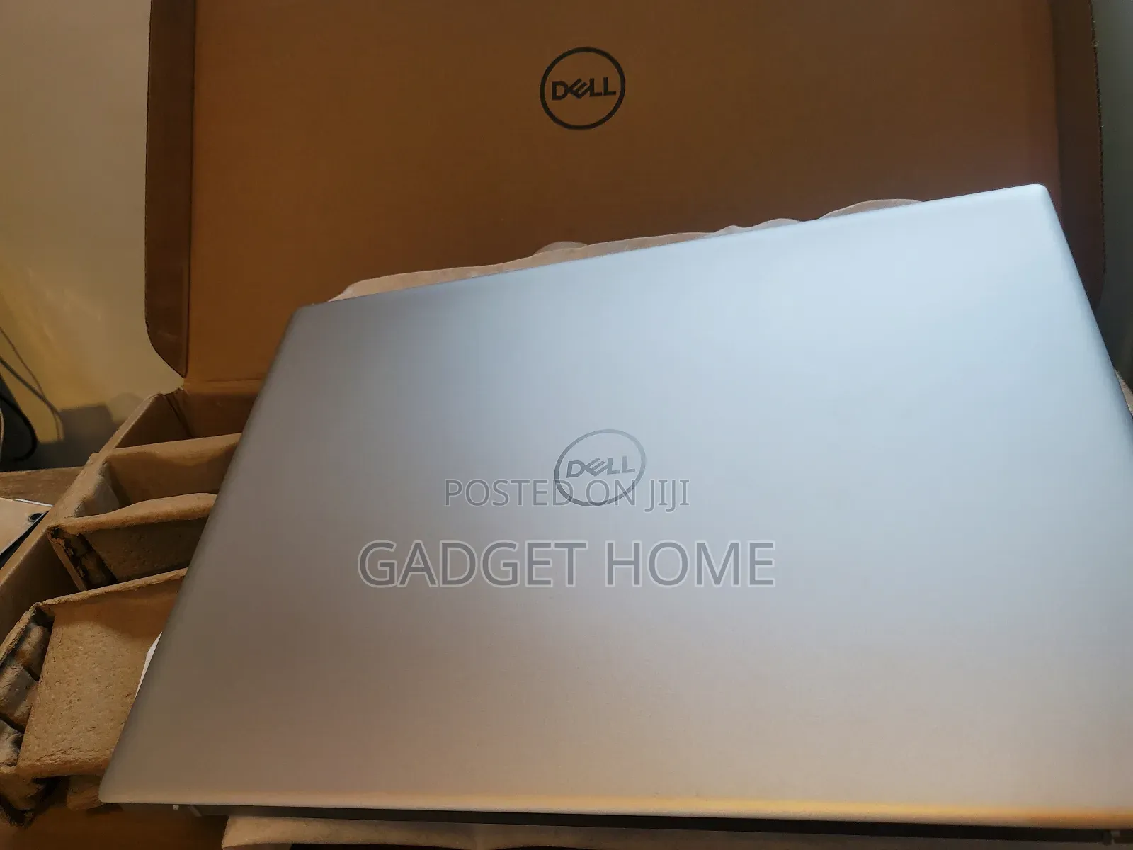 New Laptop Dell Inspiron 16 5620 8GB AMD Ryzen 5 SSD 512GB