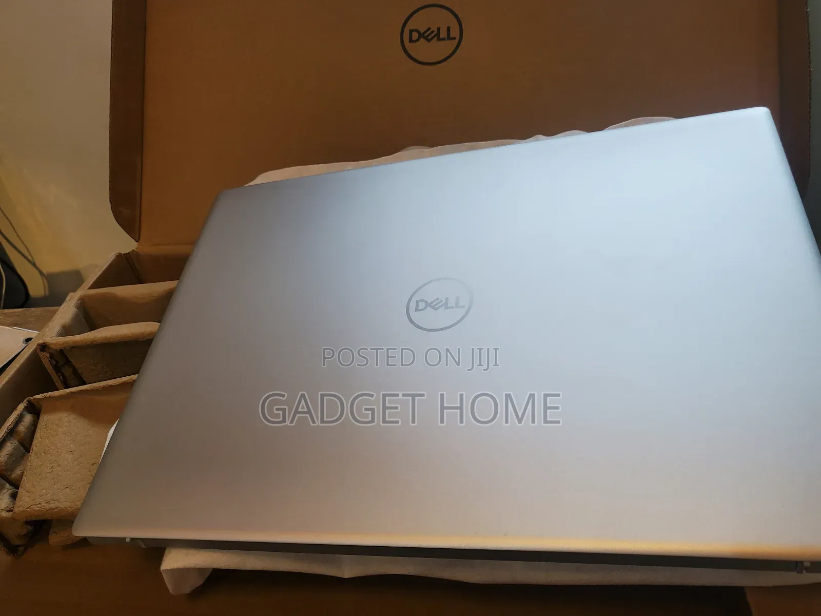 New Laptop Dell Inspiron 16 5620 8GB AMD Ryzen 5 SSD 512GB