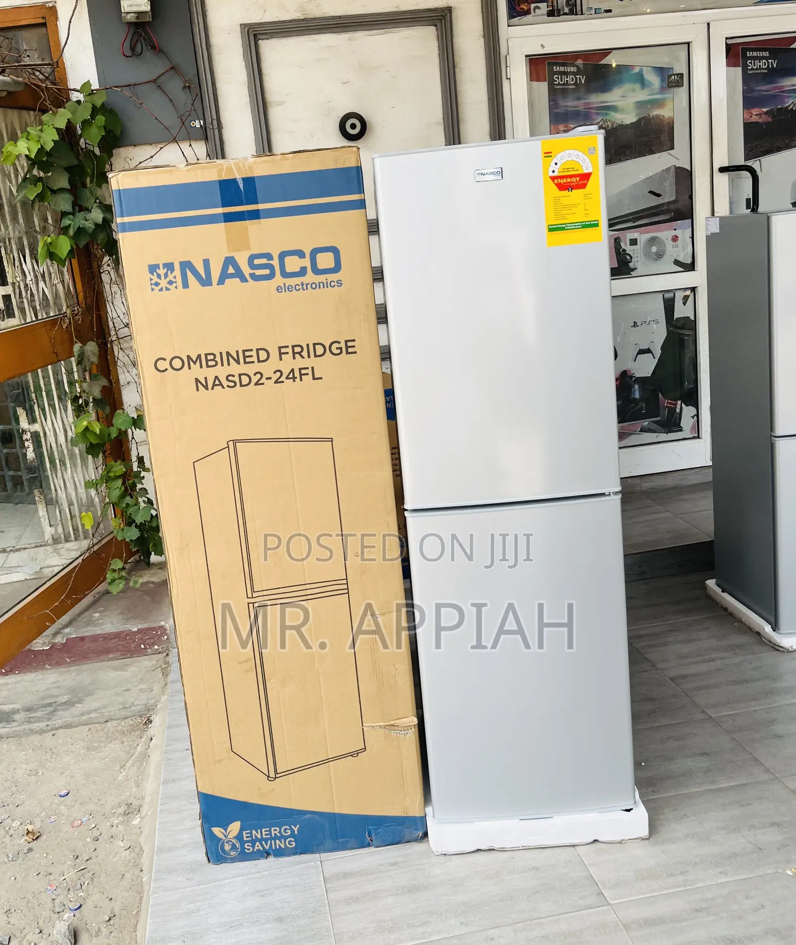 Unique Design Nasco D2-24fl Bottom Freezer Fridge.