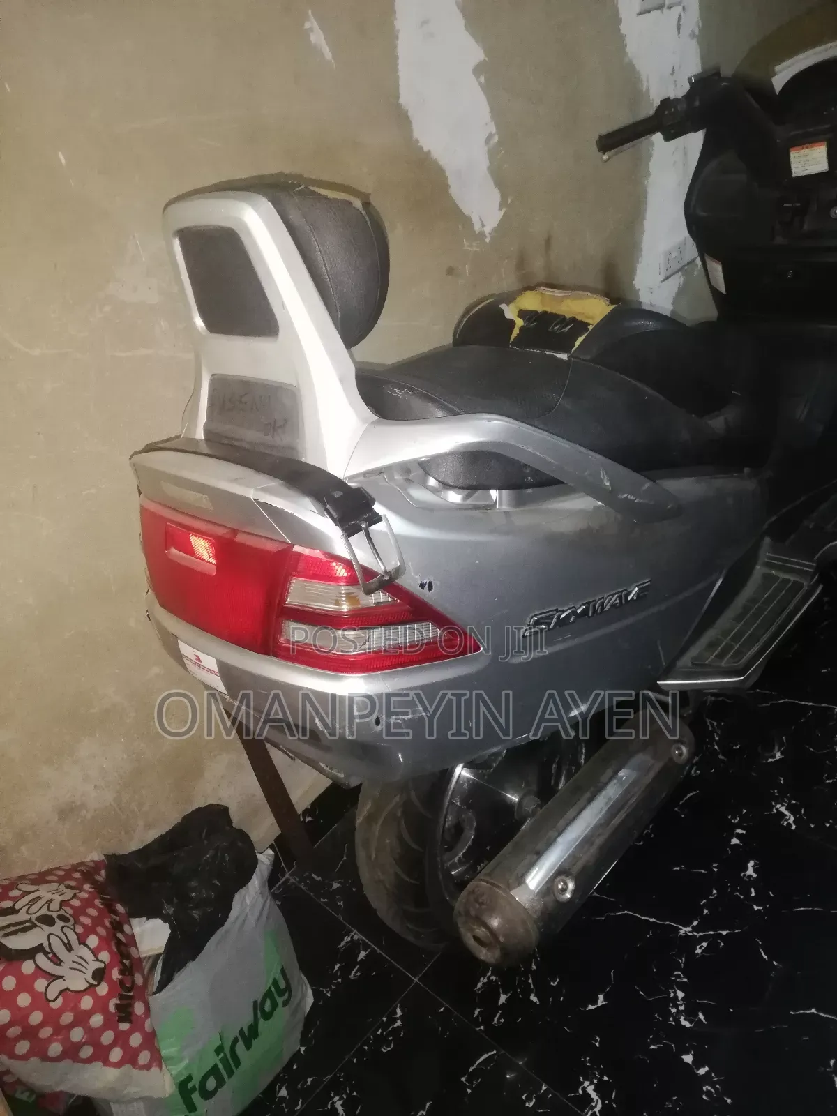 Suzuki Burgman 2013 Gray