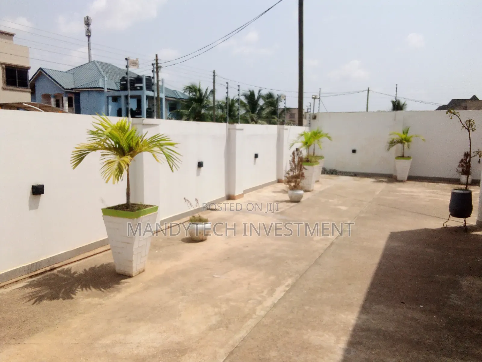 4bdrm Villa in Lake Side Estate for sale