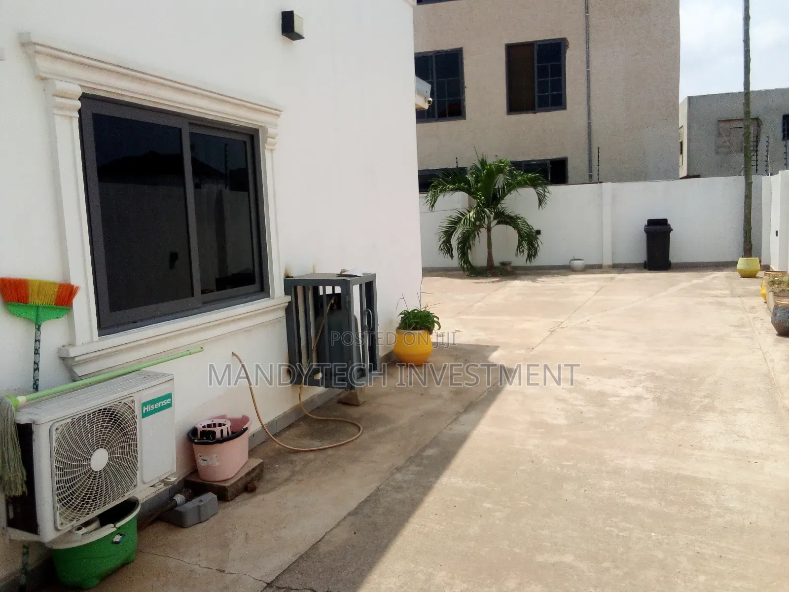 4bdrm Villa in Lake Side Estate for sale