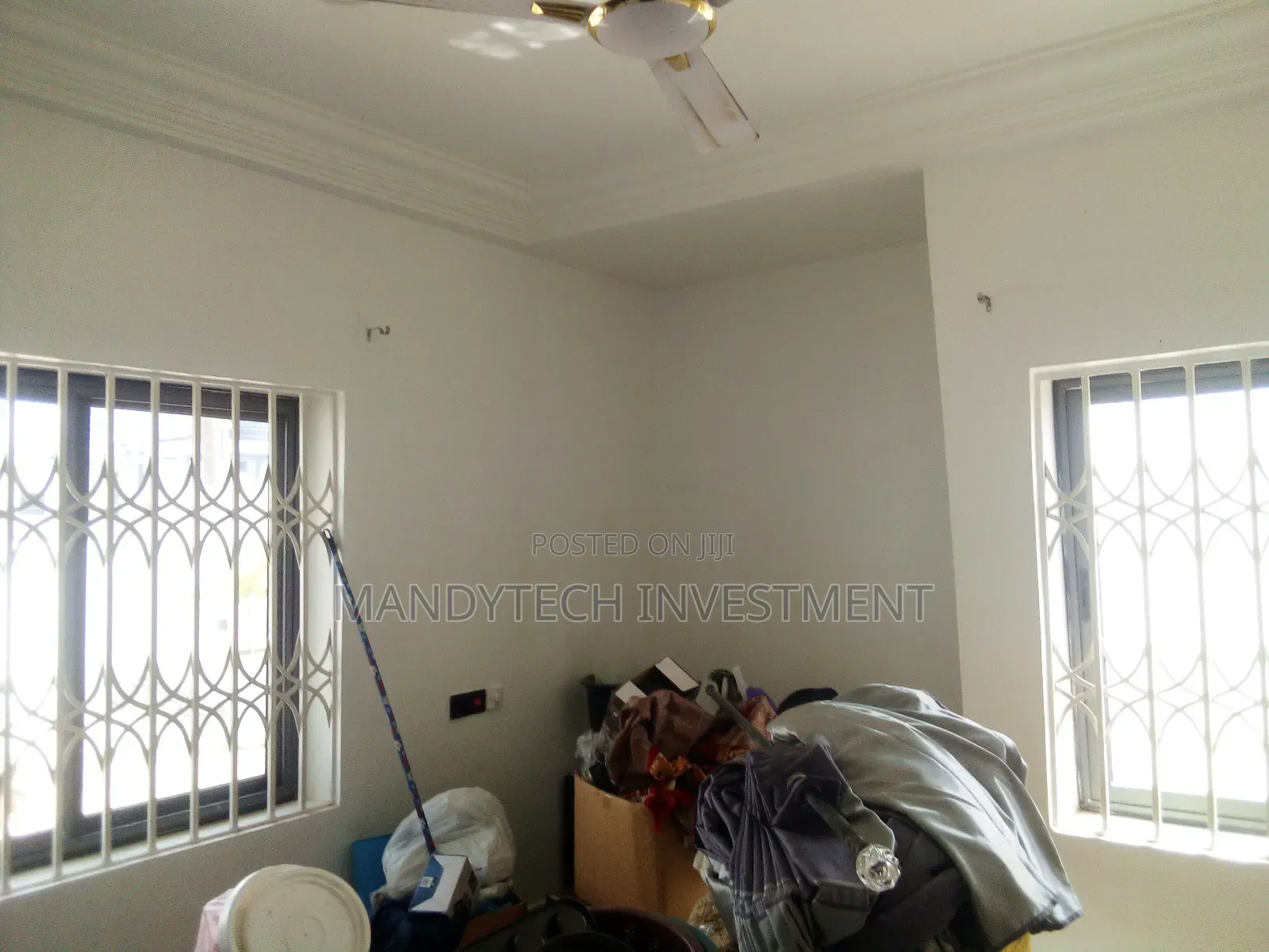 4bdrm Villa in Lake Side Estate for sale