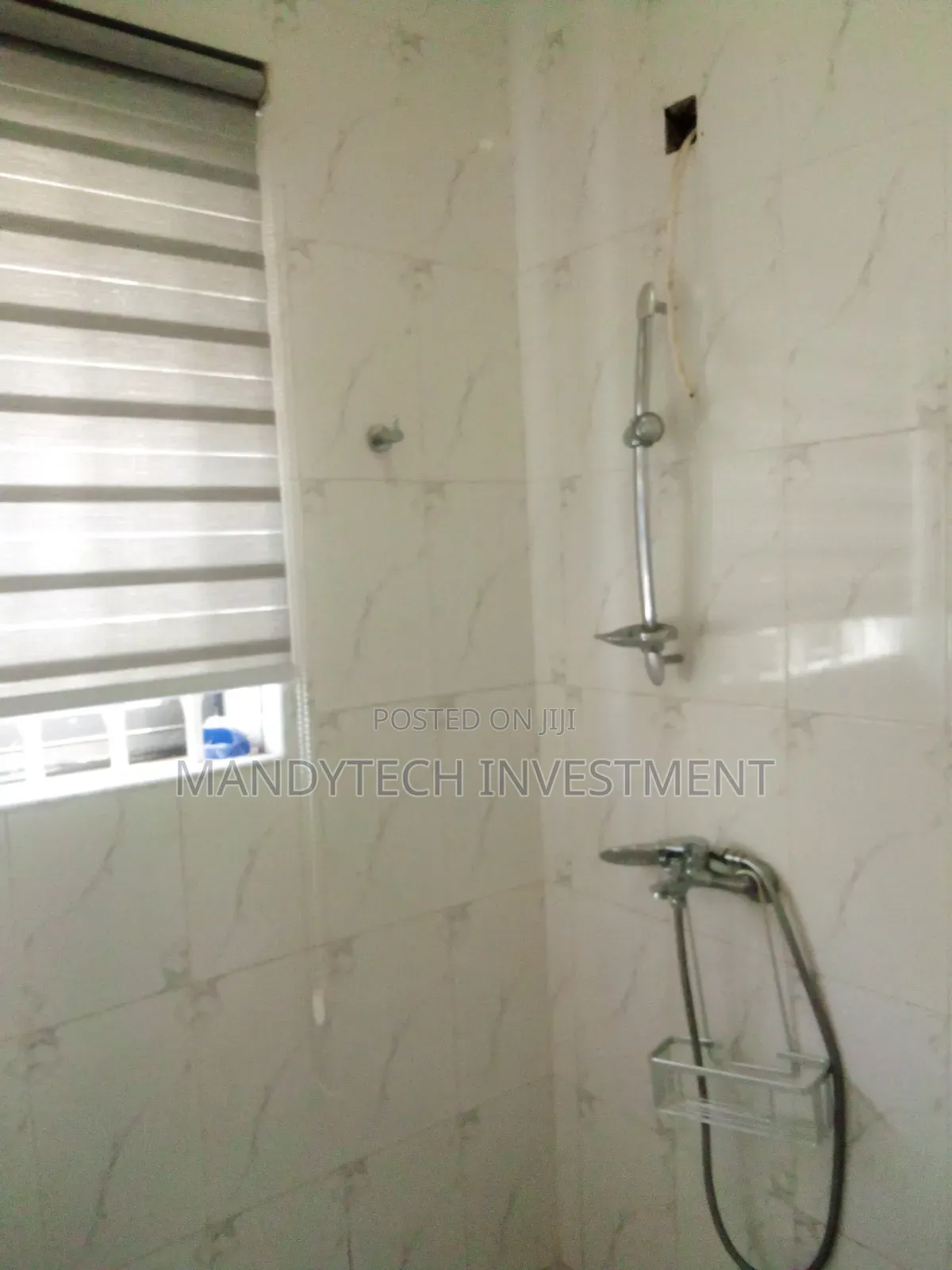 4bdrm Villa in Lake Side Estate for sale