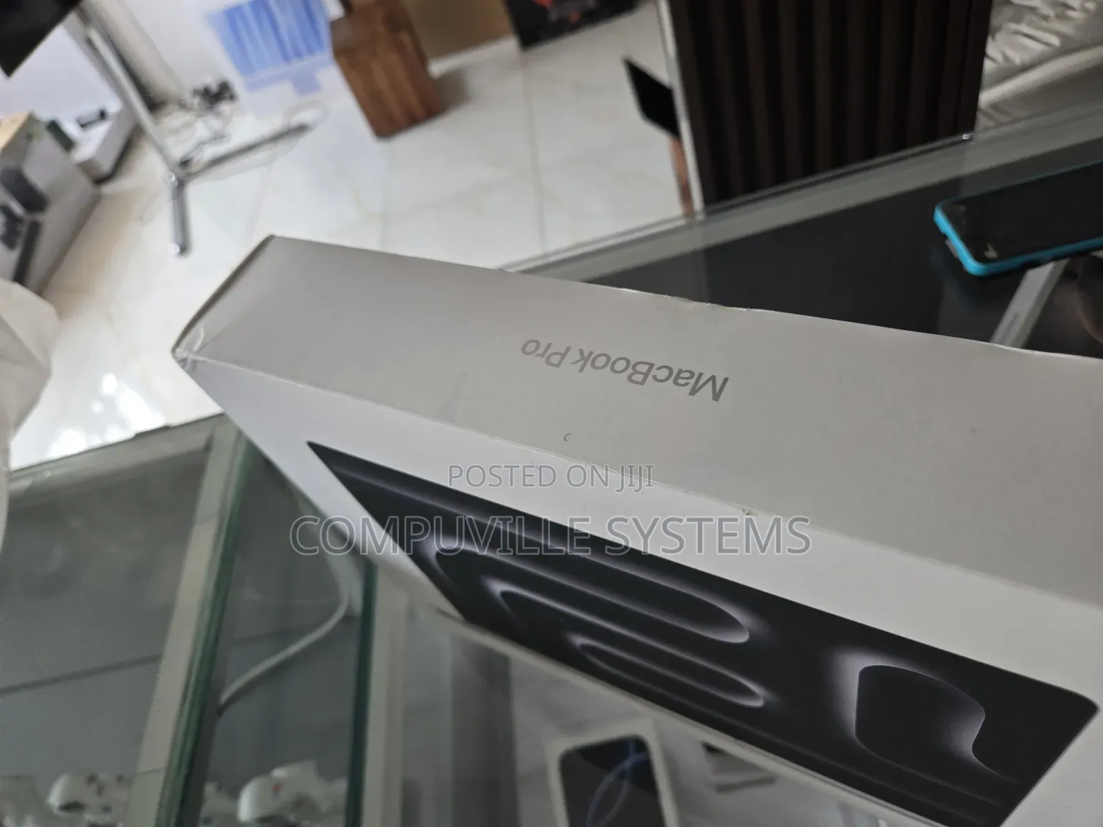 New Laptop Airis 24GB Apple M4 SSD 1T