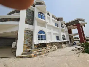 6bdrm House in Skm Properties, Tema Metropolitan for sale