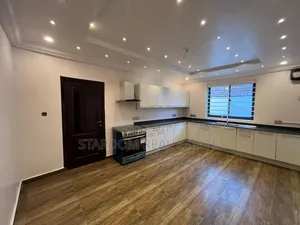 4bdrm Duplex in Adjiriganor for rent