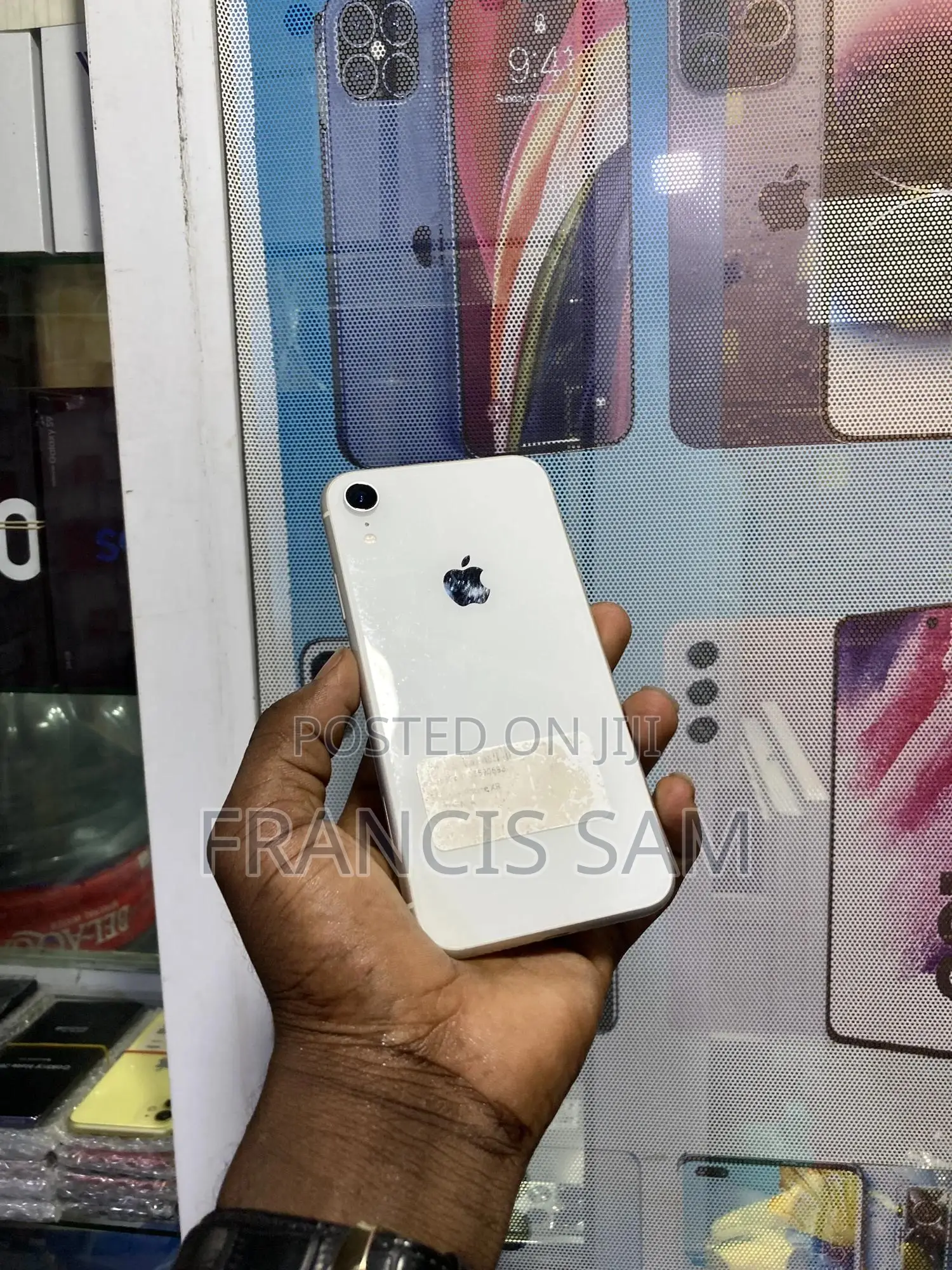 Apple iPhone XR 64 GB White