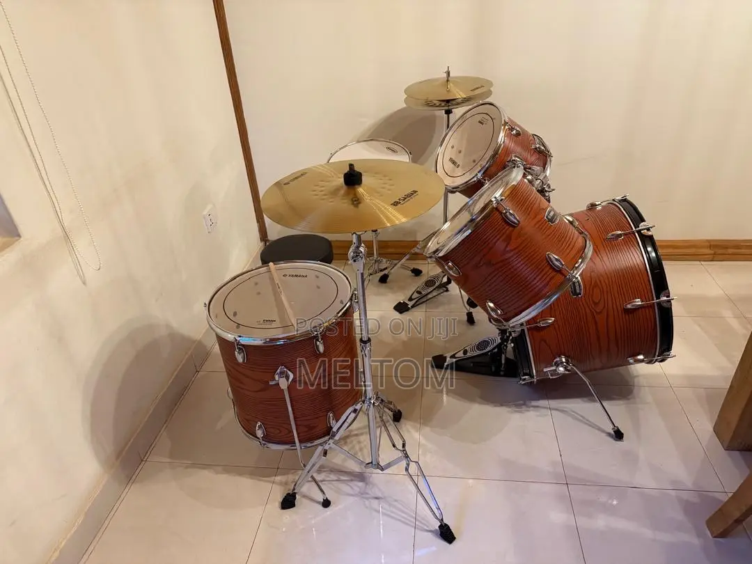 Yamaha 5-piece Complete Acoustic Drumset