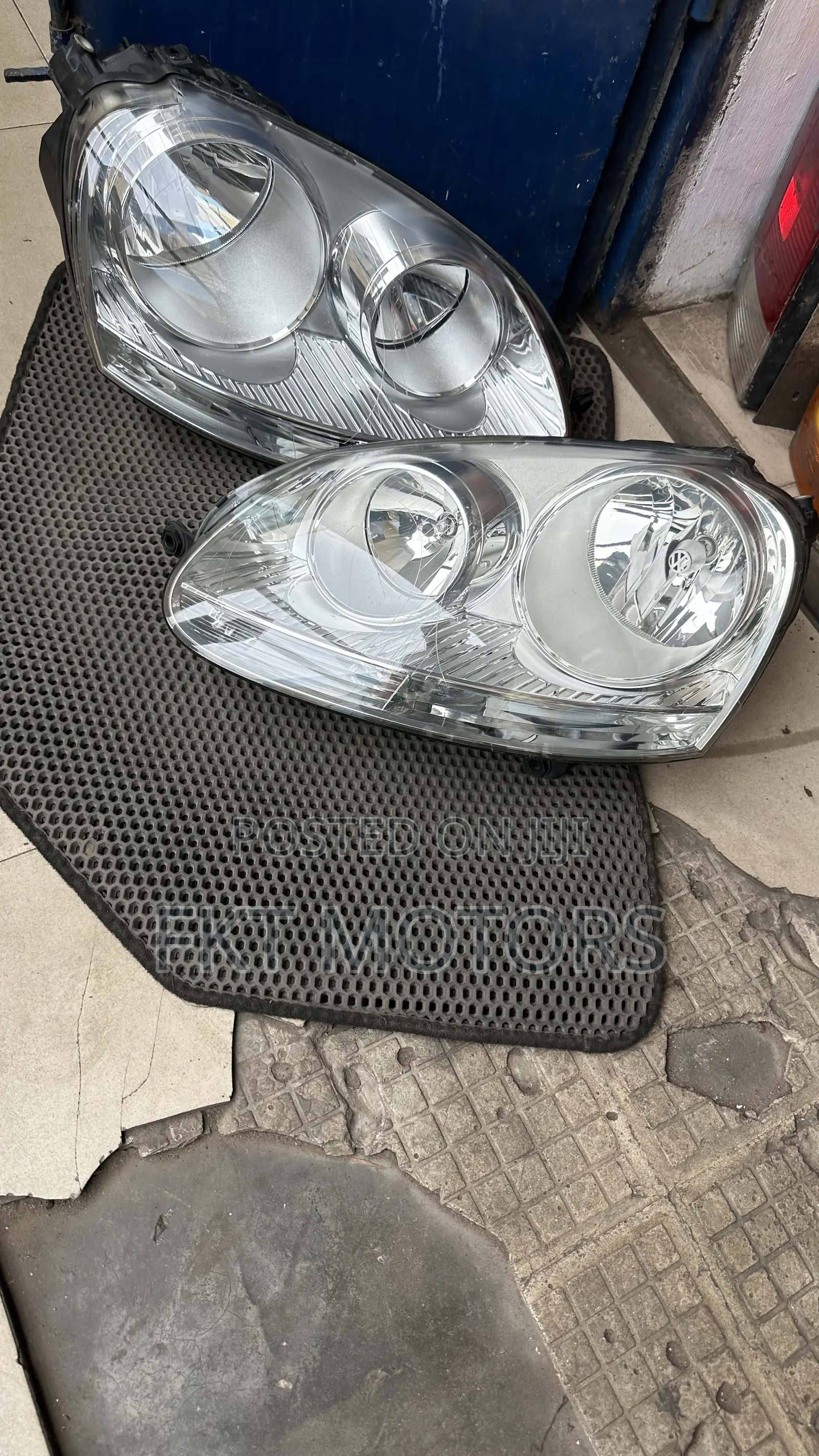 Volkswagen Jetta/Passat Headlight/Taillight Complete 05/06/