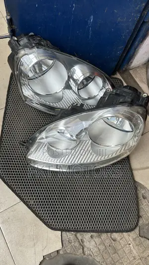 Volkswagen Jetta/Passat Headlight/Taillight Complete 05/06/