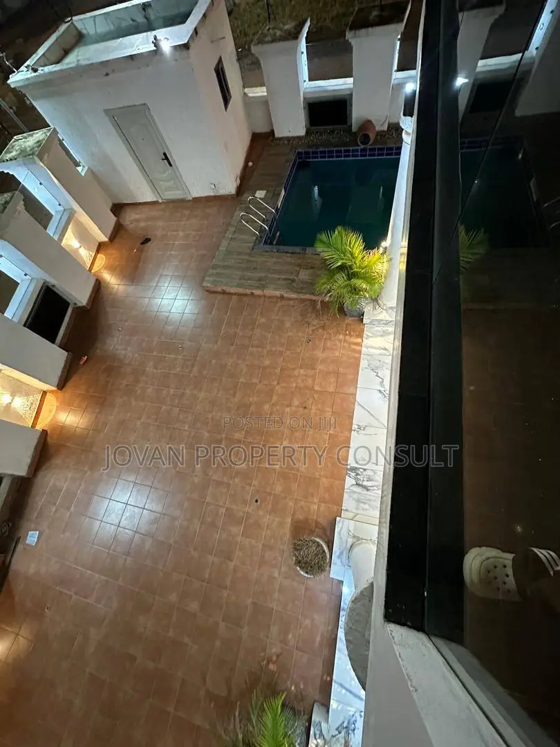 5bdrm House in Amasaman for sale
