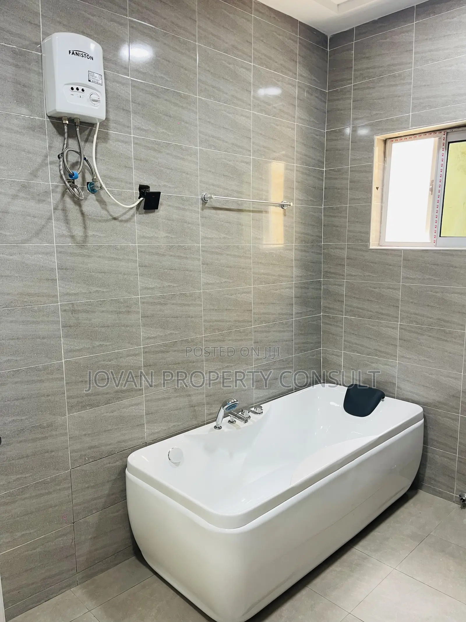 5bdrm House in Pokuase Acp for sale